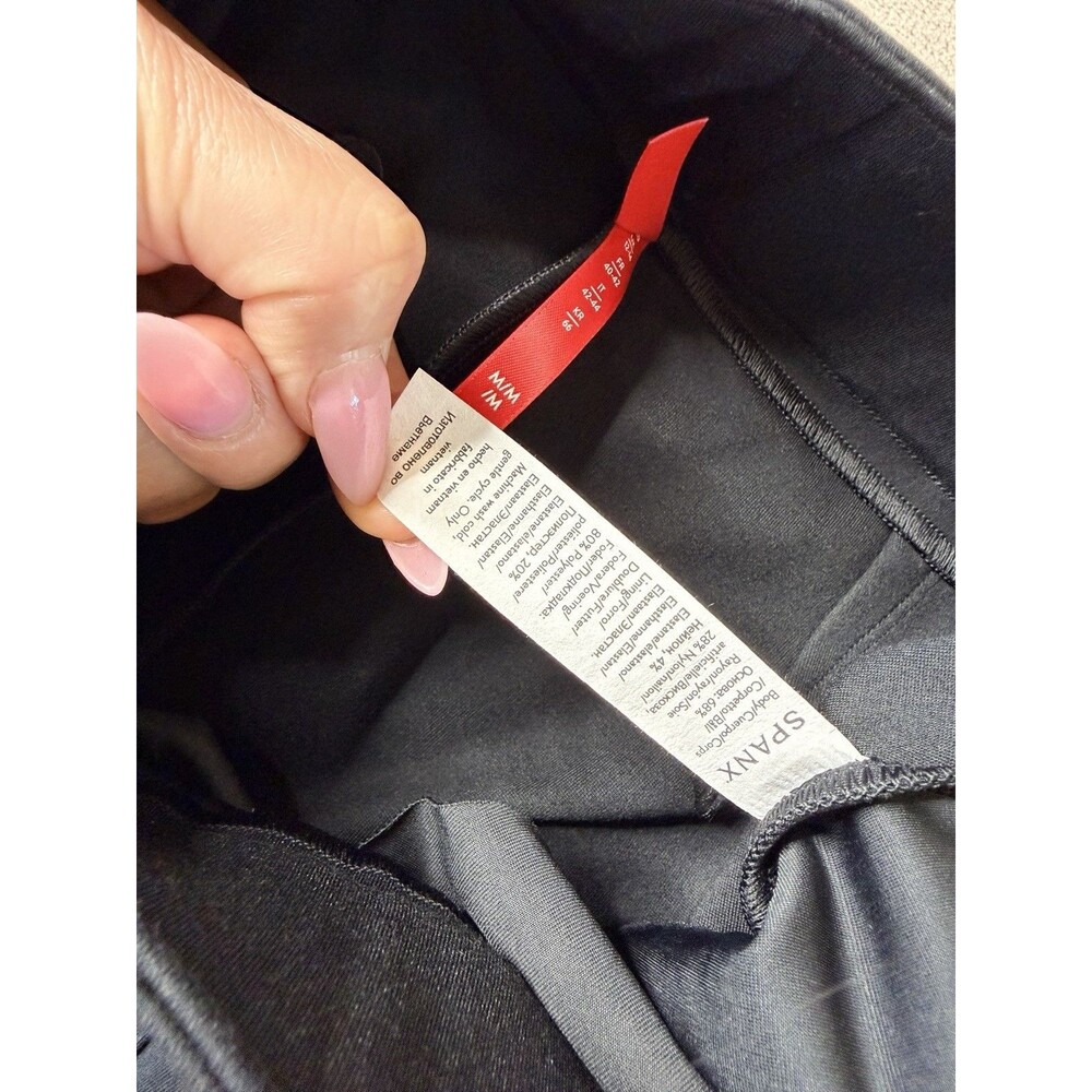 Spanx Women  Classic Black Ponte Button Tab Pocket Shorts Size Medium ,pull on - Picture 12 of 14